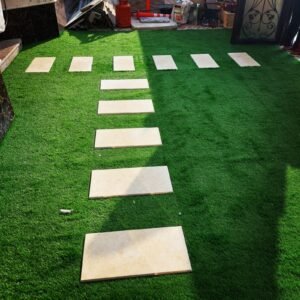 فرش العشب الصناعي